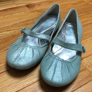 L.L.Bean Mary Jane slip on shoes